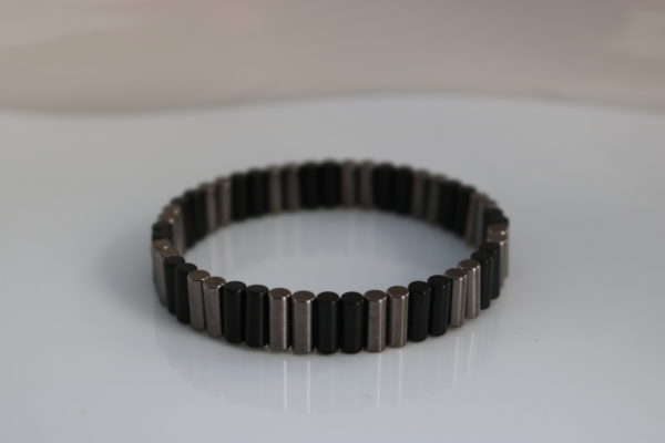 Ref 13 - Couleur Noir et Gris – Bracelet cylindre – Poignet 48 mailles : 45€ et Cheville 64 mailles : 55€