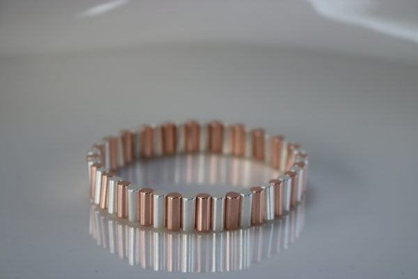 Ref 09 - Couleur Argent et Or Rose - Bracelet cylindre - Poignet 48 mailles : 45€ et Cheville 64 mailles : 55€