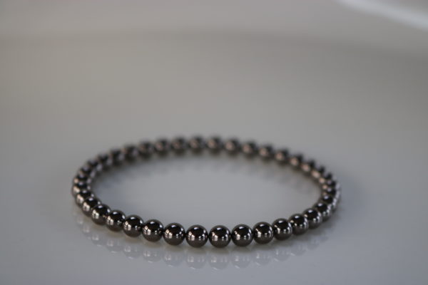 Ref 29 - Couleur Gris - Bracelet billes diamètre 5mm - Poignet 39 mailles : 50€, Cheville 52 mailles : 60€ et Collier 105 mailles : 105€